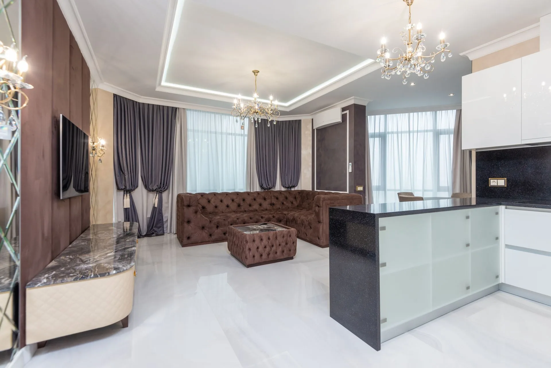 Harbour Edge Penthouse living room with city views